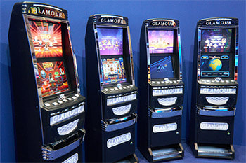 Dreierlei 'Glamour' Casino-Automaten