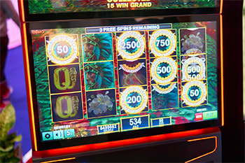 Leuchtender Online Casino Slot