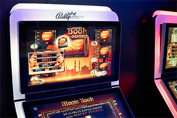 Vintage 'Magic Book' Casino Spielautomat