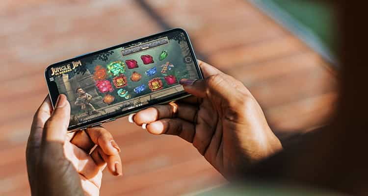 Der Slot The tablet of Amun Ra auf dem Smartphone.